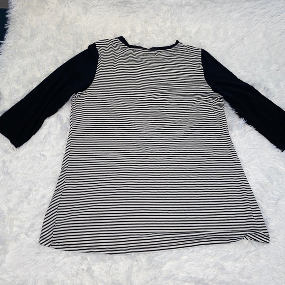 Chico's Weekends Tunic top Flattering stripe pattern Chicos Sz2 - Picture 6 of 6